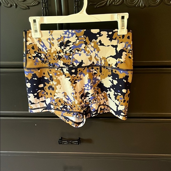 Aerie super shortie shorts with Abstract Pattern - Picture 1 of 3